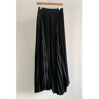 Graceful Irregular Hem Design Pleated Skirt